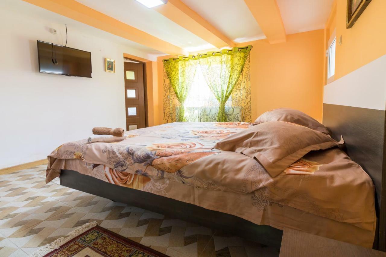 Casa De Vacanta Marya Baia de Fier Luaran gambar